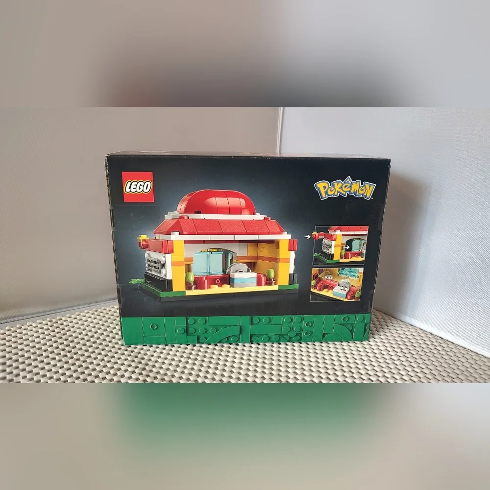 Lego 40911 Pokemon Mini Pokemon Center NWT Building Toy Set